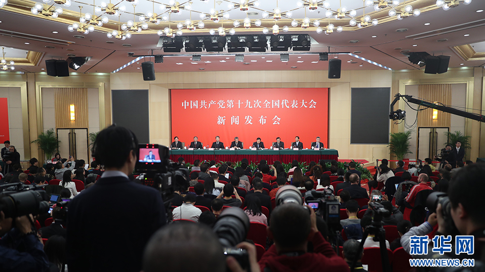 重庆周边搭帐篷新热潮：周末逃离人挤人，山林露营正流行